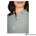 Polo Limone HKM vert sauge, détail du col et de la broderie 4