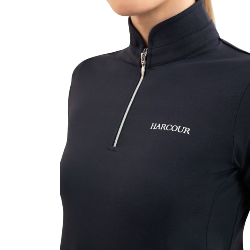 Gros plan sur la manche droite montrant le logo FFE (Fédération Française d'Équitation) sur le polo  0